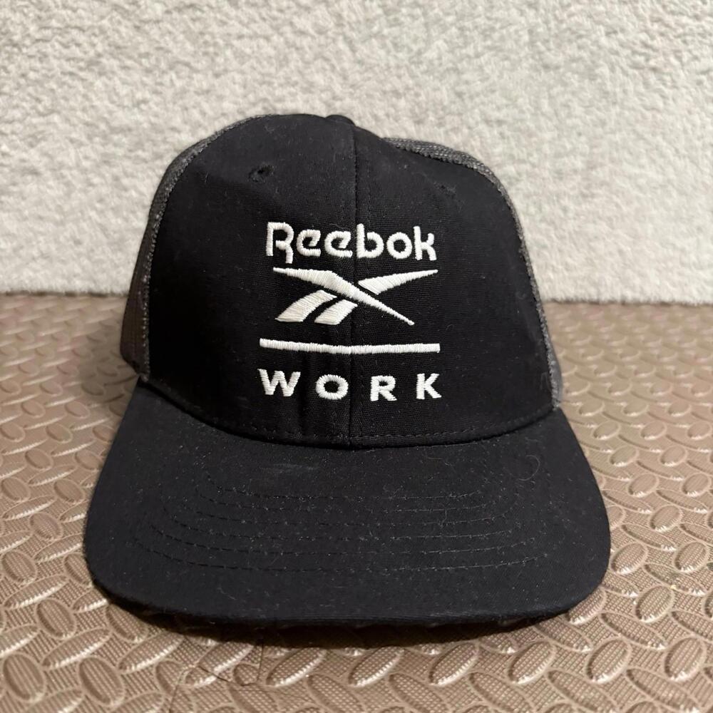Reebok Mesh Trucker Snapback Hat Black Gray Men’s